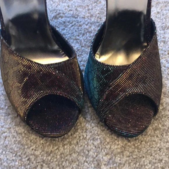 Fuss heels - Picture 5 of 8